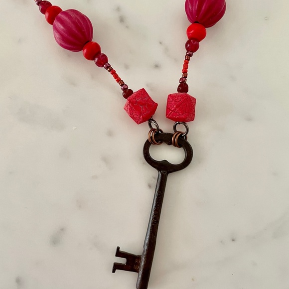Antique Skeleton Key Vintage Red & Pink Beads Necklace - Picture 2 of 8